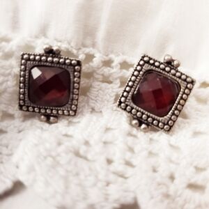 Women's Red Gem Square Stud Earrings
